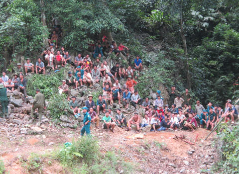 Thấy thi thể phu vàng đầu tiên, triển khai phương án tìm kiếm mới