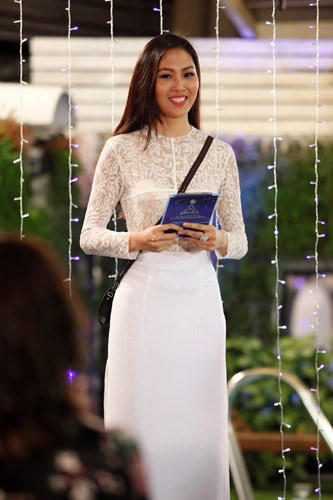 Tân hoa khôi Việt được tôn vinh đẹp chuẩn quốc tế 