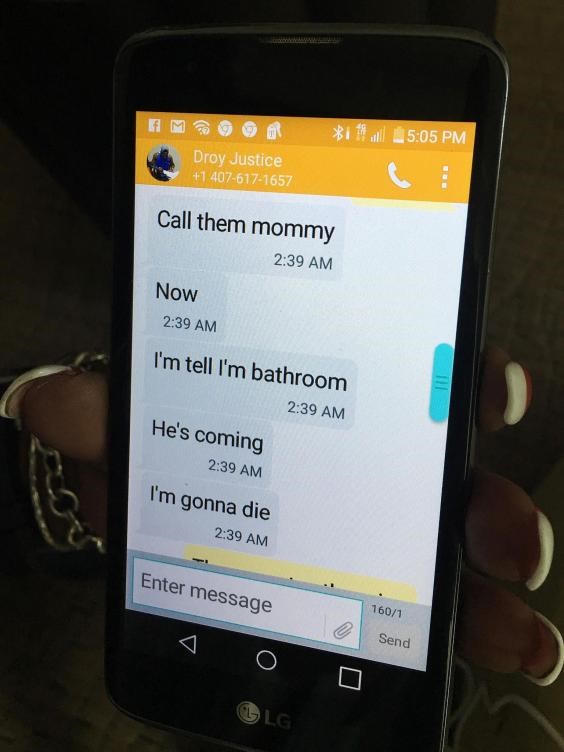 Tin nhắn xé lòng gửi mẹ từ hộp đêm đồng tính đẫm máu