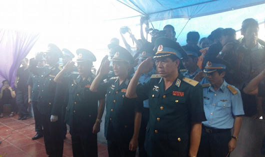 Xúc động cảnh quê hương đón liệt sỹ Trần Quang Khải trở về