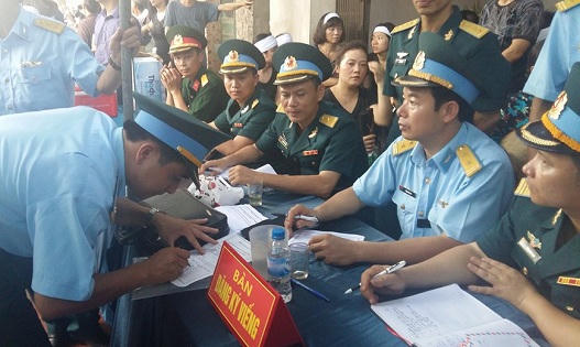 Xúc động cảnh quê hương đón liệt sỹ Trần Quang Khải trở về