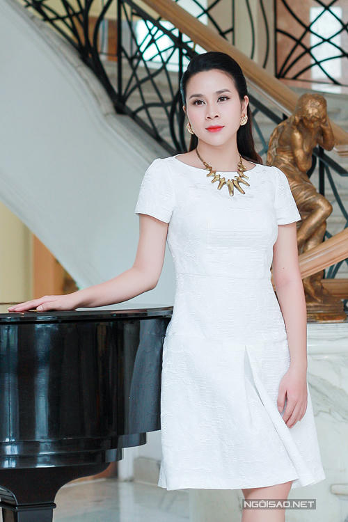 Thời trang 'mẹ bỉm sữa' khiến trai tân cũng ngẩn ngơ