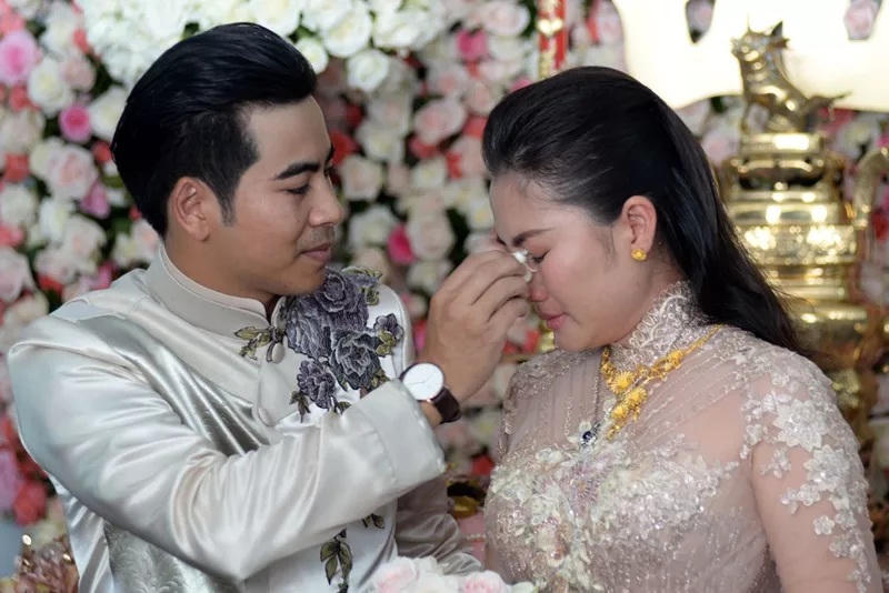 Khoảnh khắc ngọt ngào của cặp uyên ương Ngọc Lan - Thanh Bình