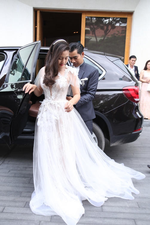 Khoảnh khắc ngọt ngào của cặp uyên ương Ngọc Lan - Thanh Bình