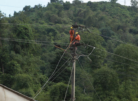 Cốc San tan hoang vì lũ, 3 chị em ruột bị đất sạt chèn chết
