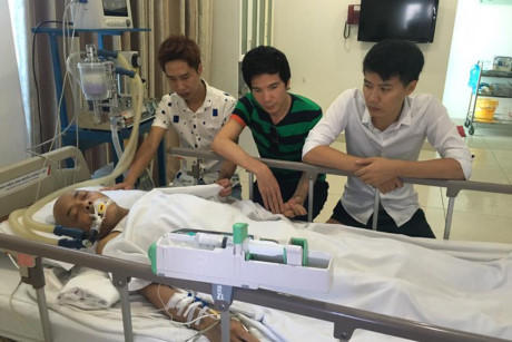 Rơi nước mắt cảnh bên giường nghệ sĩ Hán Văn Tình những phút cuối