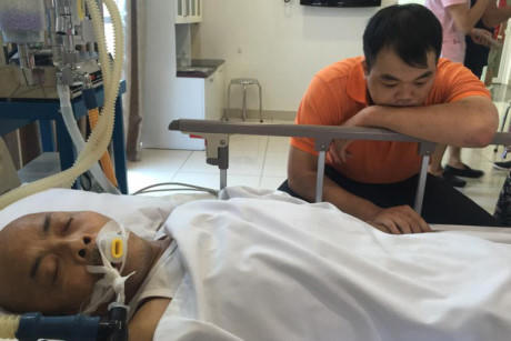 Rơi nước mắt cảnh bên giường nghệ sĩ Hán Văn Tình những phút cuối