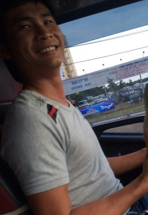 Tài xế cứu xe khách thoát tai nạn thảm khốc: 'Tôi chỉ nghĩ phải cứu người'