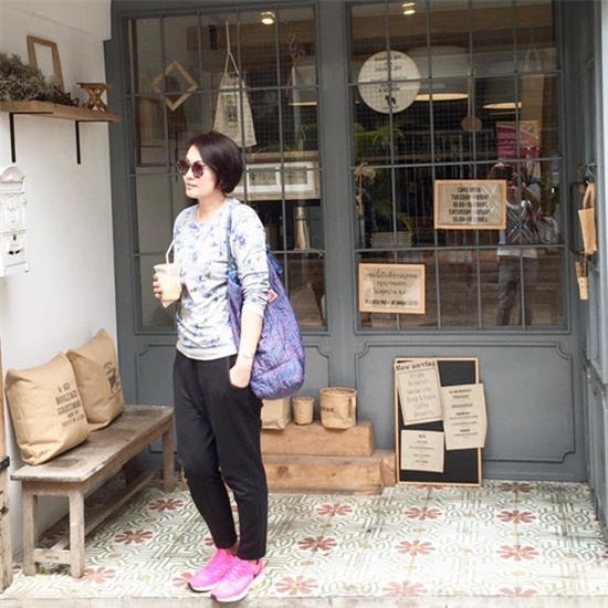 Tiết lộ lý do Minh Anh đeo khẩu trang trong ngày giỗ Lê Công Tuấn Anh