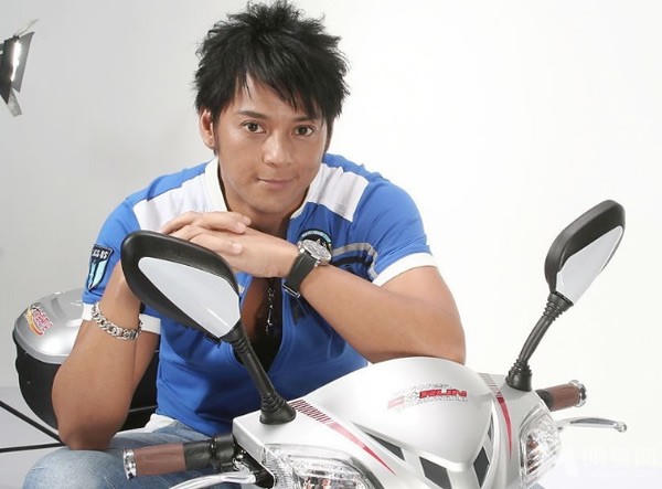 Tài tử phim 'Hoàng Phi Hồng' bị vợ bỏ vì nghèo