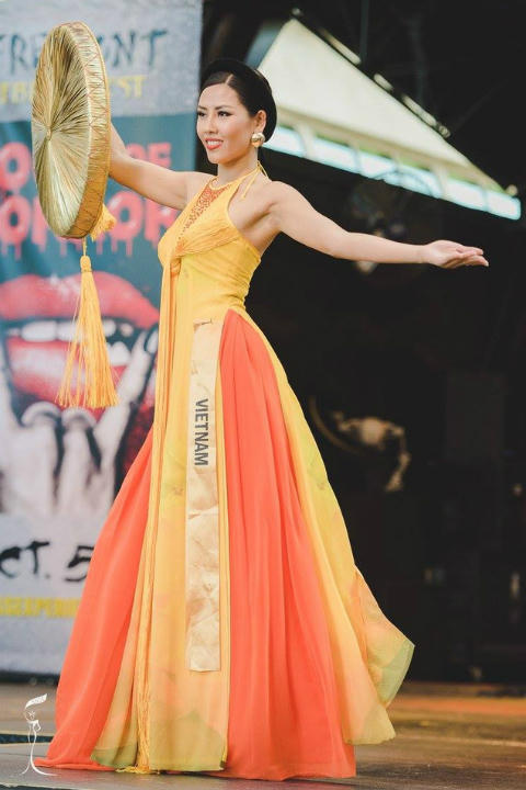 Nguyễn Thị Loan vào top 3 trang phục dân tộc đẹp nhất Miss Grand International 2016
