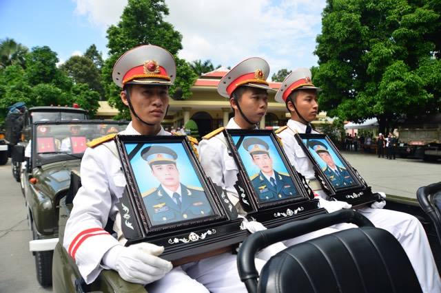 Xúc động cảnh tiễn biệt 3 phi công hy sinh ở Vũng Tàu