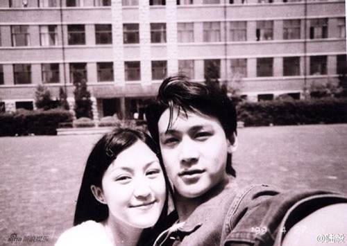 Chuyện tình đẹp hơn phim của “Bao công” điển trai nhất