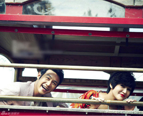 Chuyện tình đẹp hơn phim của “Bao công” điển trai nhất