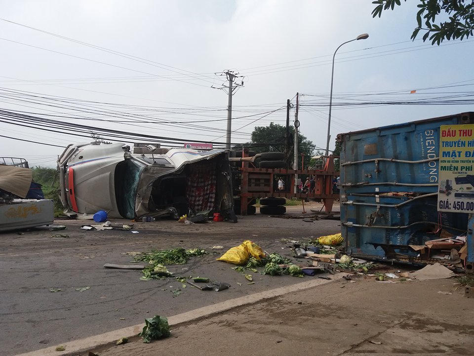 Tai nạn kinh động làng quê, 2 người chết, 1 người trọng thương