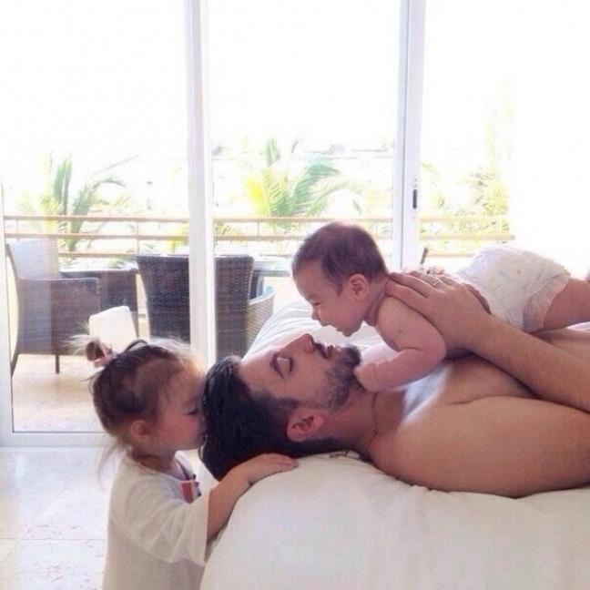 Khoảnh khắc hạnh phúc tột đỉnh của những ông bố trẻ