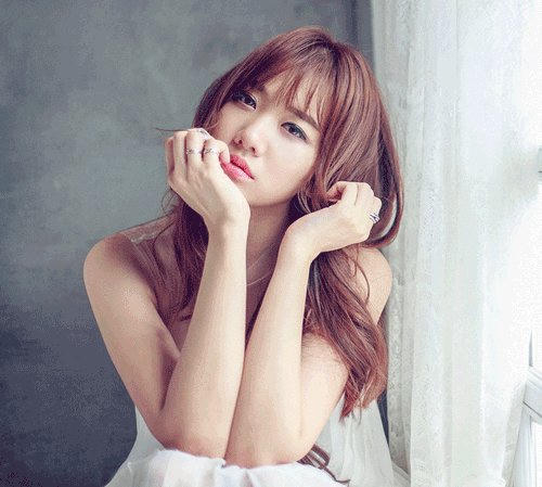 Trấn Thành tiết lộ thông tin gây sốc về Hari Won