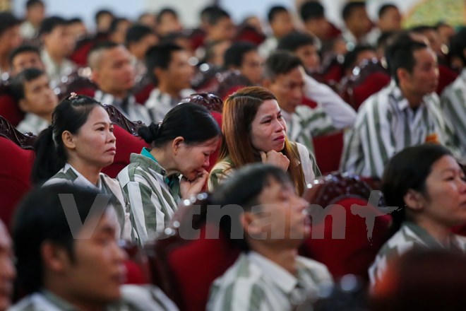 Khoảnh khắc hạnh phúc ngày đặc xá phạm nhân năm 2016
