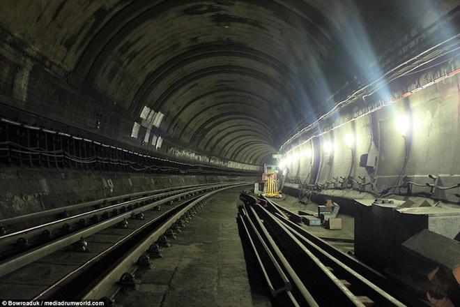 Ám ảnh những nhà ga bỏ hoang dưới lòng đất London