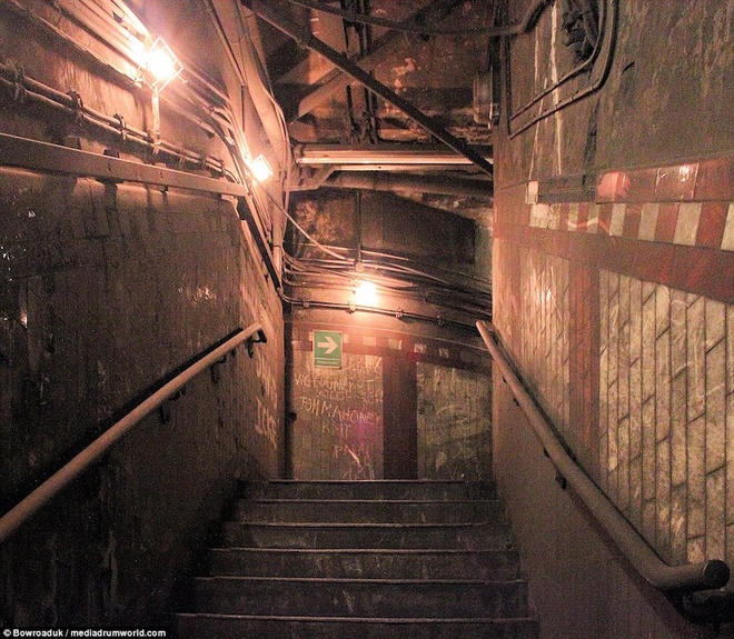 Ám ảnh những nhà ga bỏ hoang dưới lòng đất London