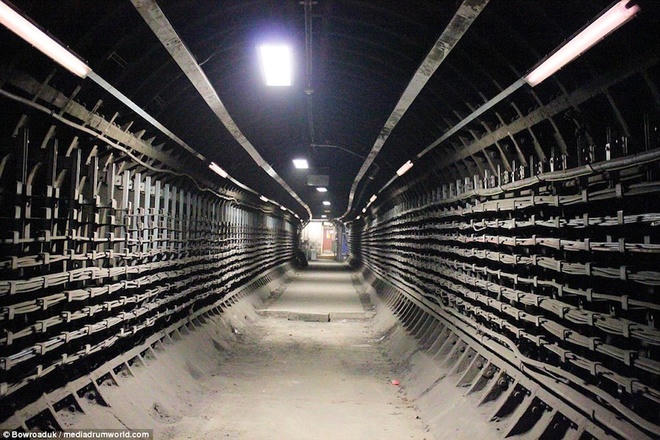 Ám ảnh những nhà ga bỏ hoang dưới lòng đất London