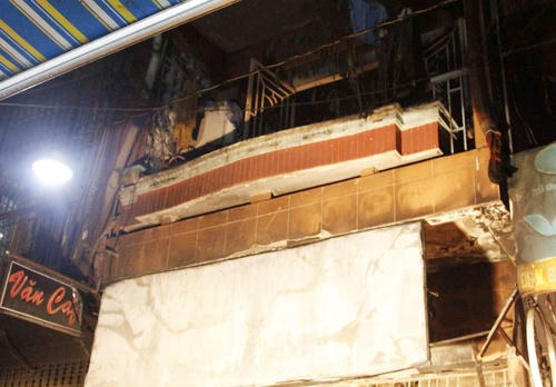 Cháy nhà ở TP HCM, 6 người chết, 4 người cấp cứu