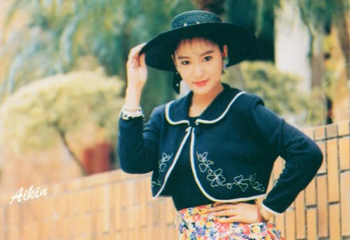 Sao 'Thần điêu đại hiệp' khổ vì tình từ năm 17 tuổi