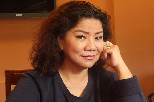 NSND Thanh Hoa: 'Chồng rất thân với hai con riêng của tôi'