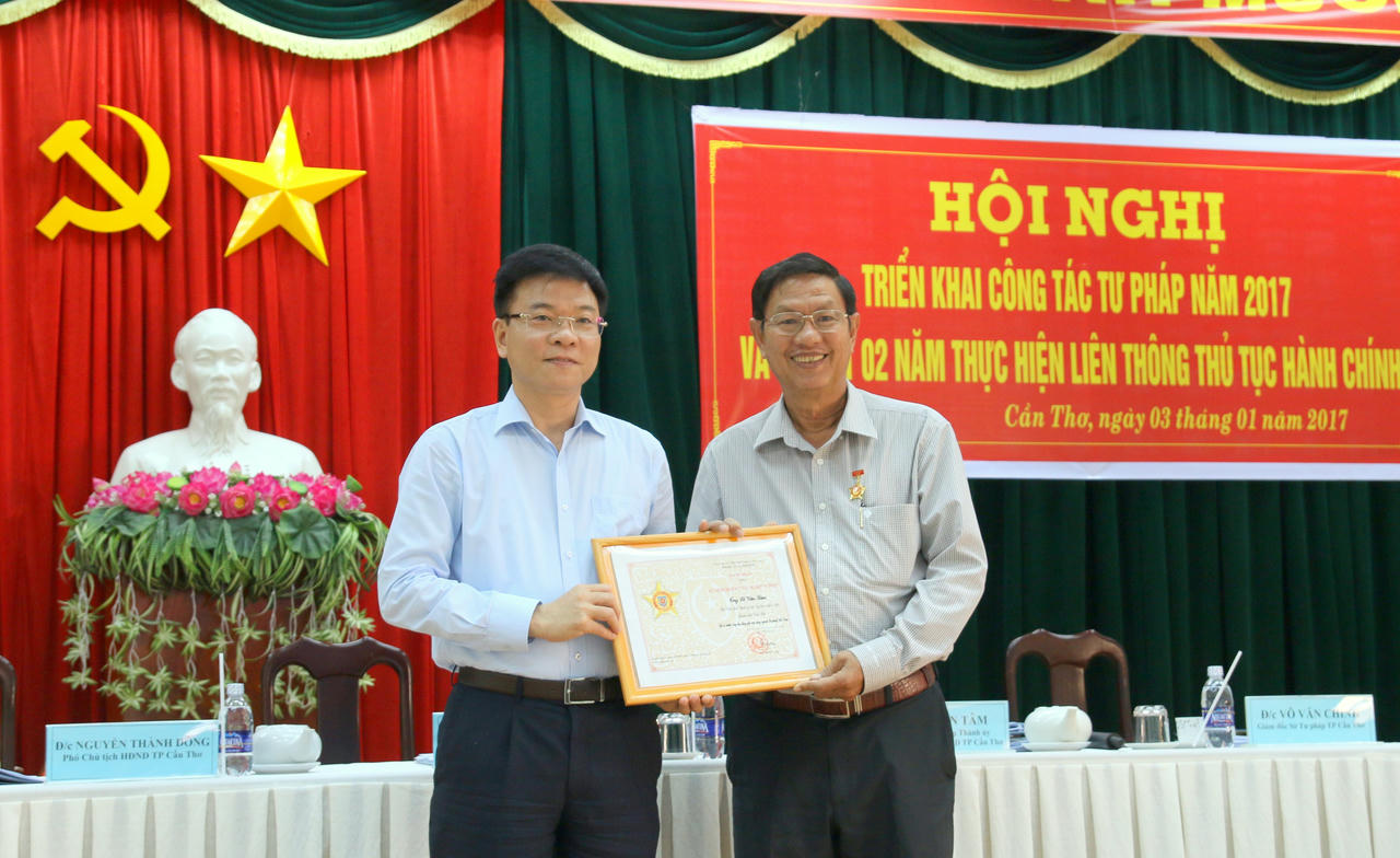 Xây dựng hình ảnh người làm công tác THADS cao đẹp trong lòng dân