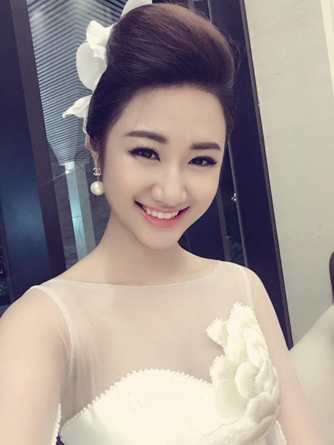 Hoa hậu Bản sắc Việt Thu Ngân bất ngờ lấy chồng doanh nhân