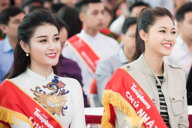 Dàn hoa hậu, á hậu đi hiến máu