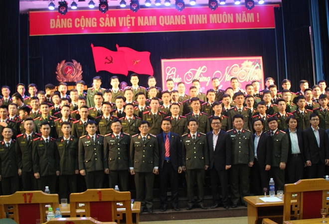 Xuân ấm áp với học viên An ninh trực Tết