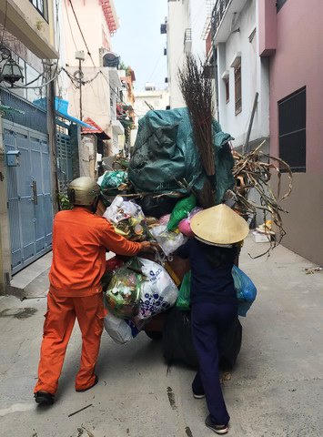 Ngày mồng một Tết của những người 'quên' giao thừa