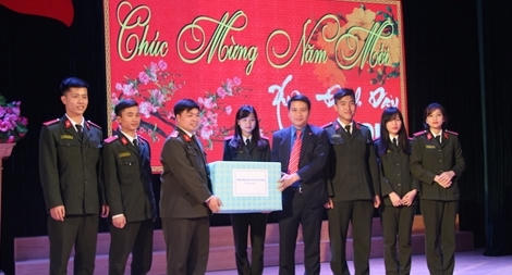 Xuân ấm áp với học viên An ninh trực Tết