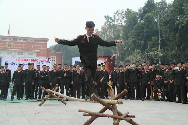 Xuân ấm áp với học viên An ninh trực Tết