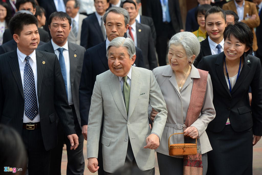 Văn Miếu - Quốc Tử Giám ấm áp hơn nhờ Vua và Hoàng hậu Nhật Bản 