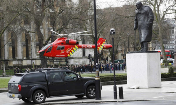 Nổ kinh hoàng ở London, hơn 10 người bị thương trên cầu Westminster