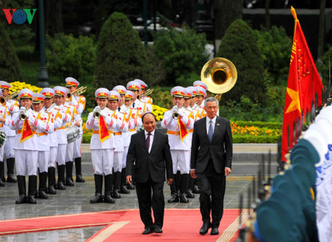 Toàn cảnh lễ đón chính thức Thủ tướng Singapore tại Phủ Chủ tịch