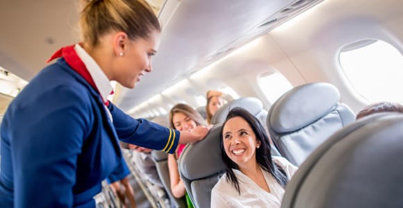 8 bí ẩn sau nụ cười chào đón của tiếp viên hàng không