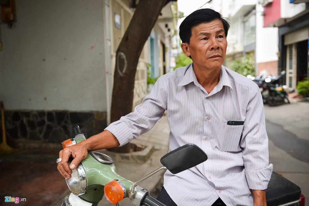 'Quái kiệt Bolero Sài Gòn' hát vỉa hè chật vật nuôi 9 người con