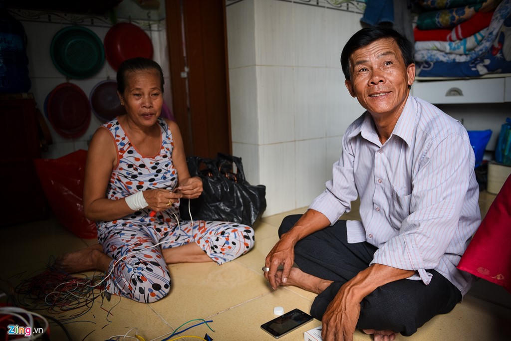 'Quái kiệt Bolero Sài Gòn' hát vỉa hè chật vật nuôi 9 người con