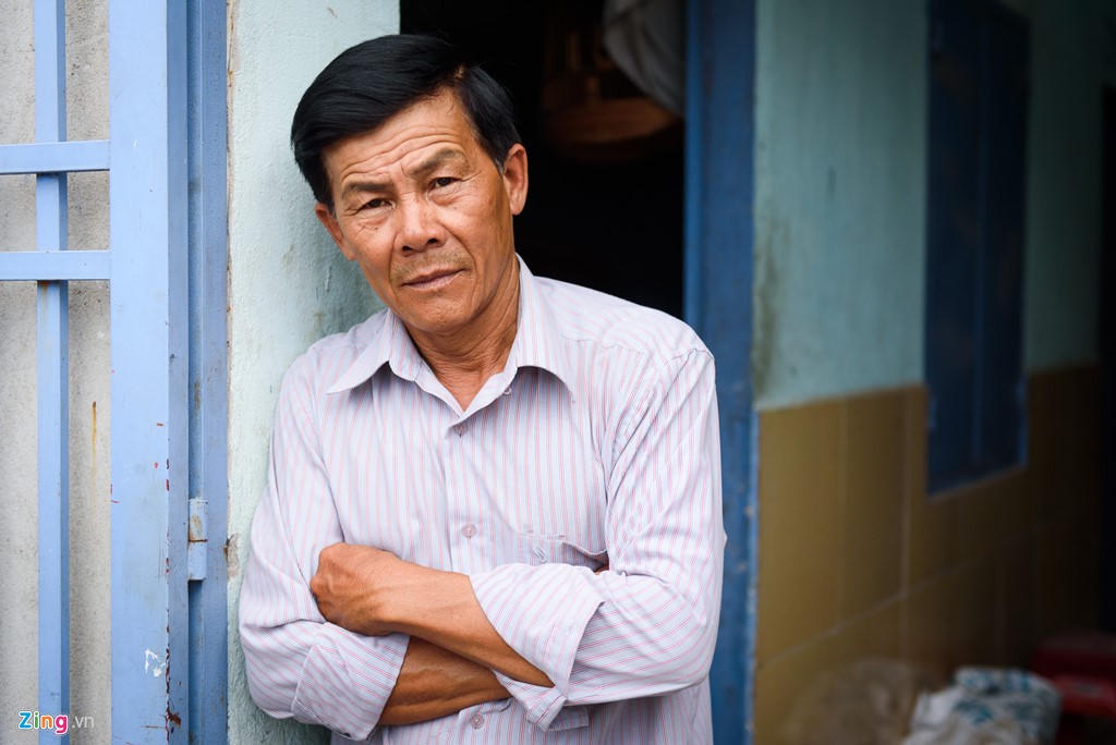 'Quái kiệt Bolero Sài Gòn' hát vỉa hè chật vật nuôi 9 người con