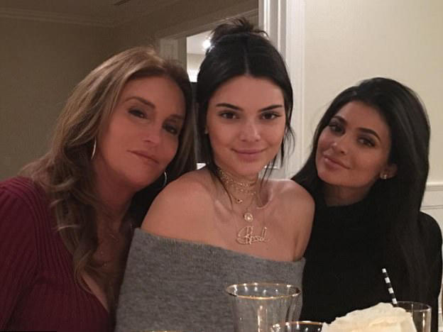 Bố dượng Kim cắt bỏ 'của quý'