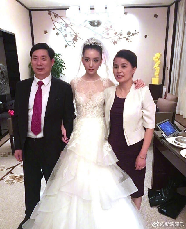 Tin đồn không hay bủa vây Quách Phú Thành và vợ trẻ