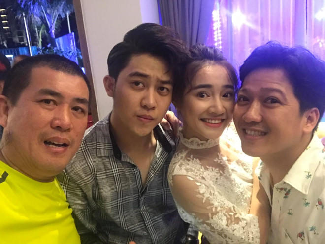 Trường Giang - Nhã Phương lộ ảnh tình tứ ở chốn riêng tư