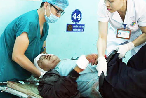 Hỗ trợ khẩn cấp các nạn nhân vụ tai nạn thảm khốc tại Gia Lai