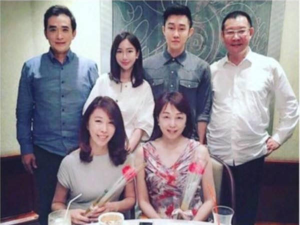 Người mẫu trẻ nổi tiếng Đài Loan treo cổ sau khi bị thầy giáo cưỡng hiếp