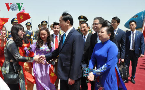 Những hình ảnh đầu tiên về Chủ tịch nước tại Trung Quốc