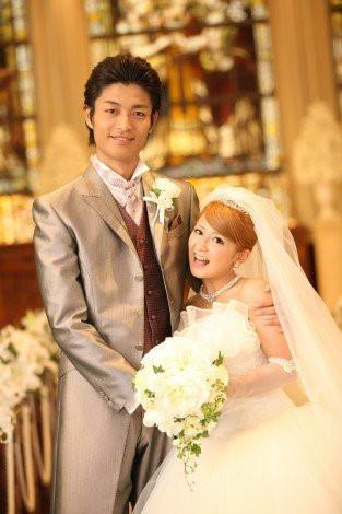 'Sao' nữ cao 1,45 m bị chồng bắt quả tang ngoại tình sắp cưới 'phi công trẻ'