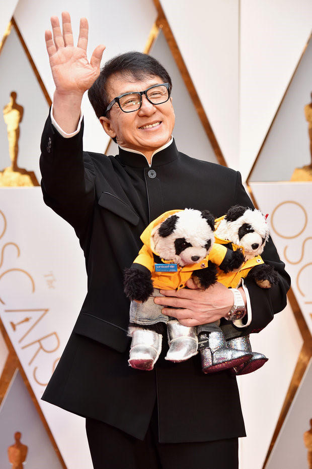 Thù lao Thành Long, Lưu Đức Hoa chưa bằng nửa Angelababy?